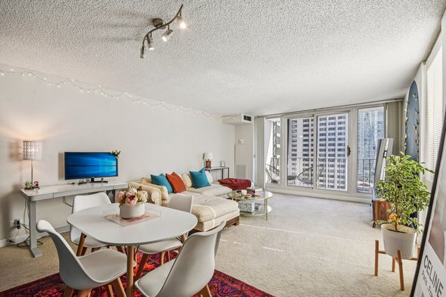 200 N Dearborn Street 1303, Chicago, IL 60601