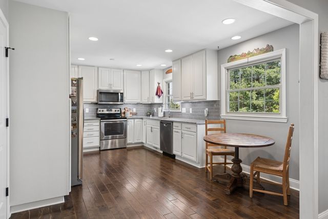 2221 Castlewood Dr, Franklin, TN 37064