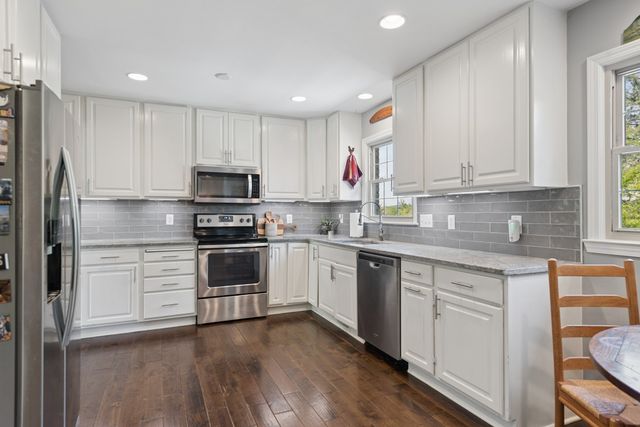 2221 Castlewood Dr, Franklin, TN 37064