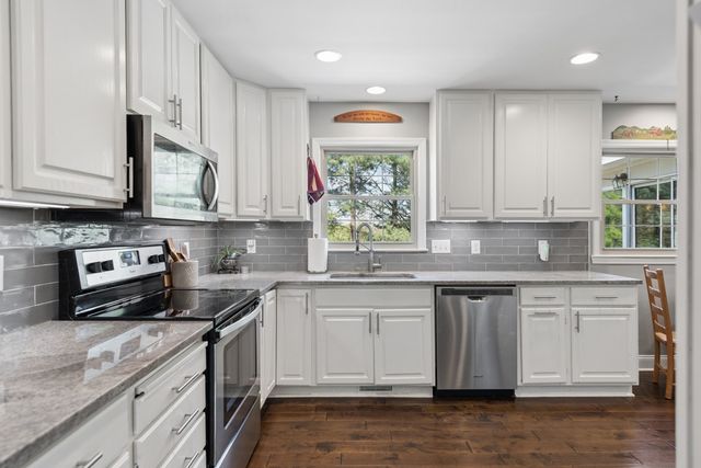 2221 Castlewood Dr, Franklin, TN 37064