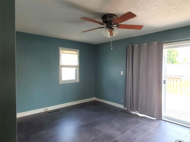 276 10th Street, Marion, IA 52302