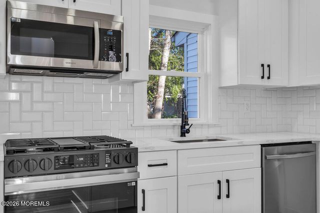 9 Glen Court S, Barnegat, NJ 08005