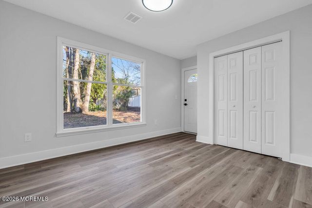 9 Glen Court S, Barnegat, NJ 08005