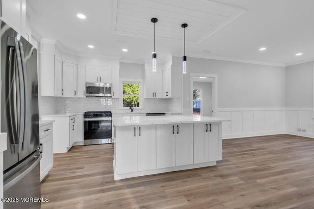 9 Glen Court S, Barnegat, NJ 08005