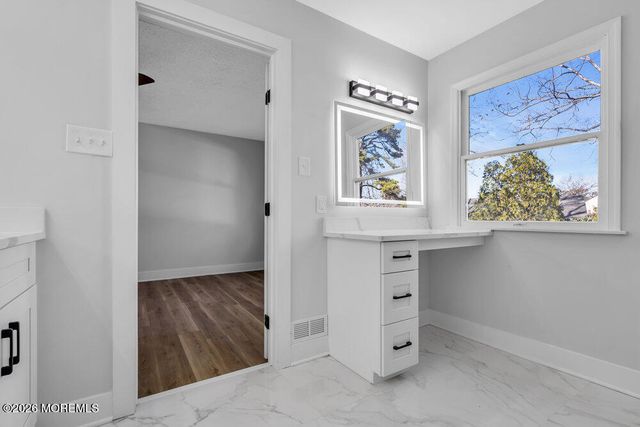 9 Glen Court S, Barnegat, NJ 08005