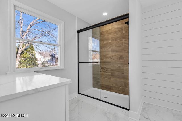 9 Glen Court S, Barnegat, NJ 08005