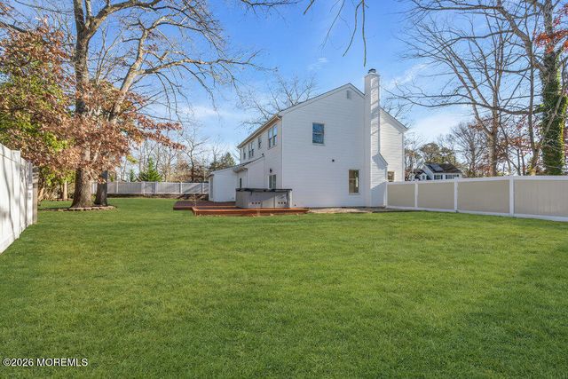 9 Glen Court S, Barnegat, NJ 08005