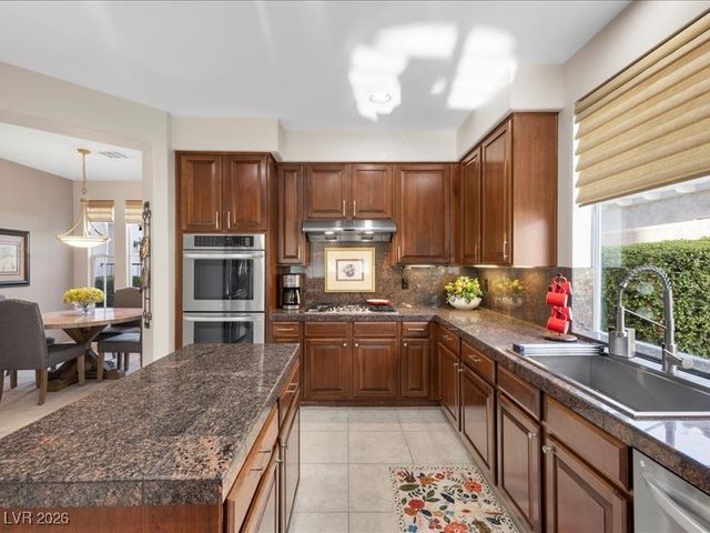 2933 Red Springs Drive, Las Vegas, NV 89135