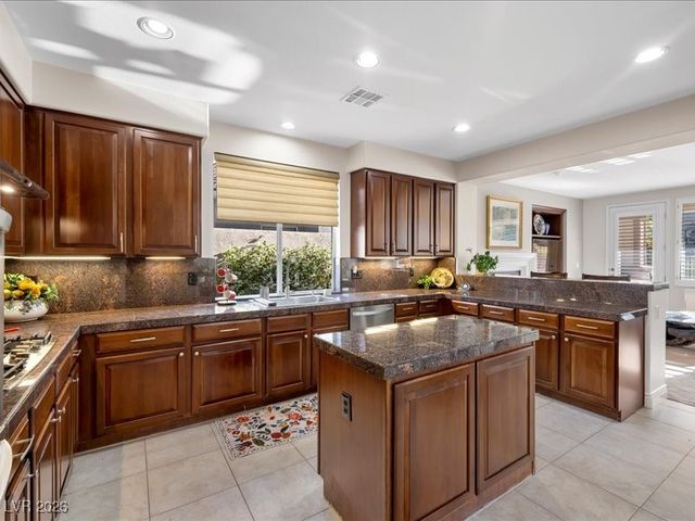 2933 Red Springs Drive, Las Vegas, NV 89135