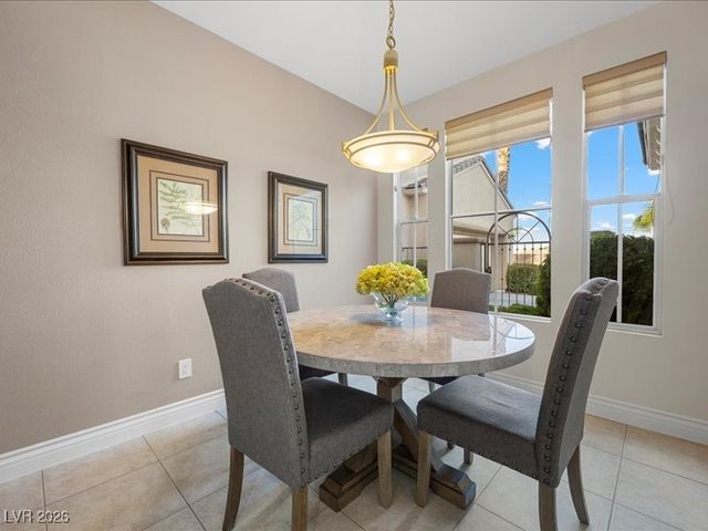 2933 Red Springs Drive, Las Vegas, NV 89135