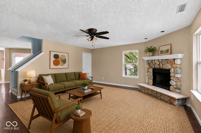19185 Calico Aster Drive, Noblesville, IN 46062