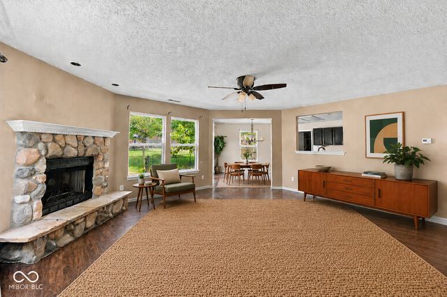 19185 Calico Aster Drive, Noblesville, IN 46062