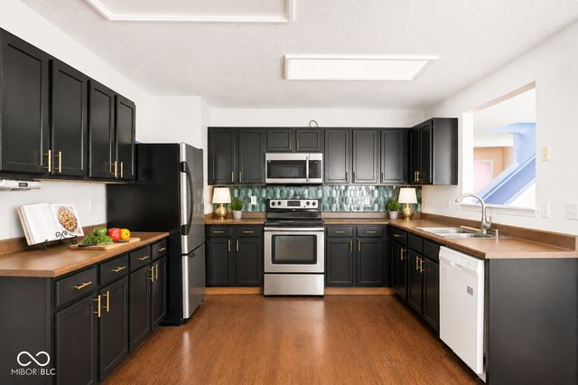 19185 Calico Aster Drive, Noblesville, IN 46062