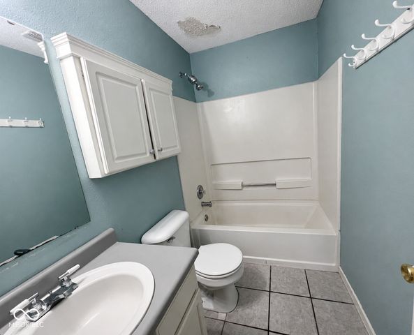 19185 Calico Aster Drive, Noblesville, IN 46062