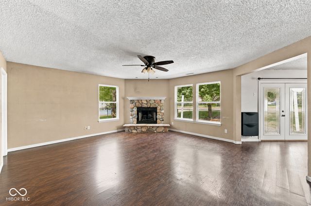 19185 Calico Aster Drive, Noblesville, IN 46062