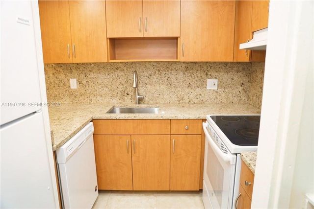 1654 NE 151st St 1654, Miami, FL 33162