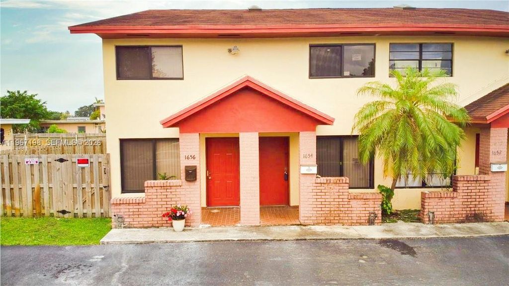 1654 NE 151st St 1654, Miami, FL 33162