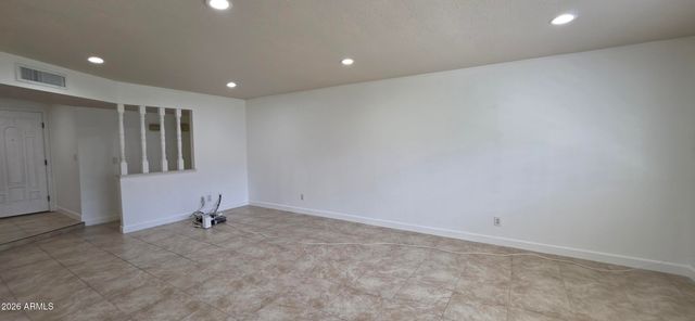 5201 W ROYAL PALM Road, Glendale, AZ 85302