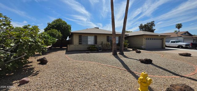 5201 W ROYAL PALM Road, Glendale, AZ 85302