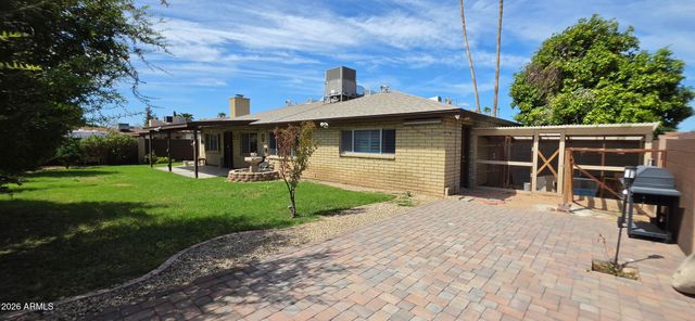 5201 W ROYAL PALM Road, Glendale, AZ 85302