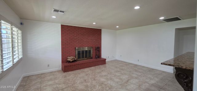 5201 W ROYAL PALM Road, Glendale, AZ 85302