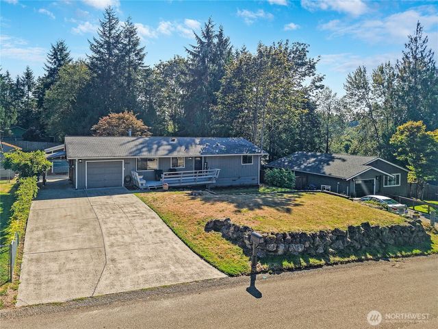 6910 E Cascade Drive, Port Orchard, WA 98366