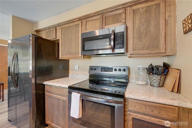 6910 E Cascade Drive, Port Orchard, WA 98366