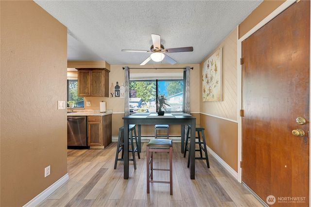 6910 E Cascade Drive, Port Orchard, WA 98366
