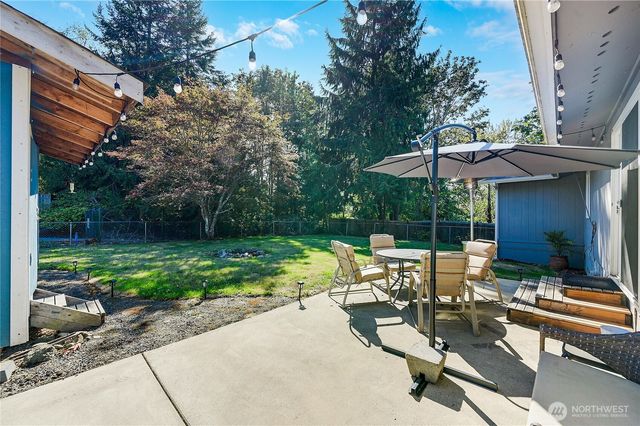 6910 E Cascade Drive, Port Orchard, WA 98366