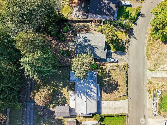 6910 E Cascade Drive, Port Orchard, WA 98366