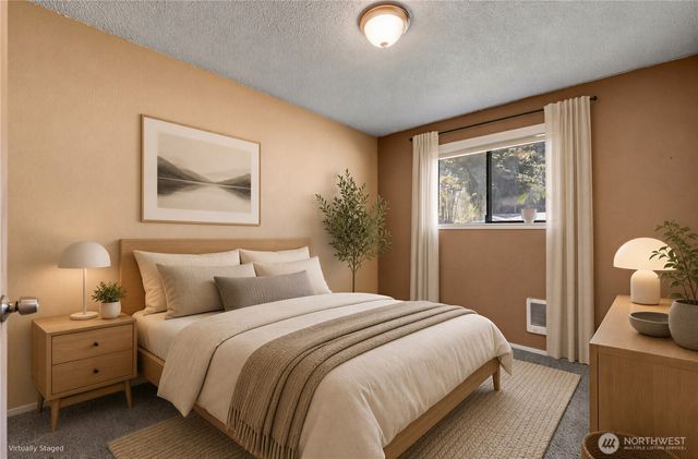 6910 E Cascade Drive, Port Orchard, WA 98366