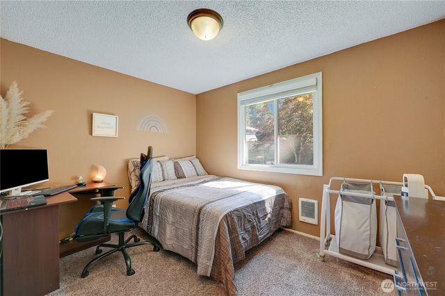6910 E Cascade Drive, Port Orchard, WA 98366