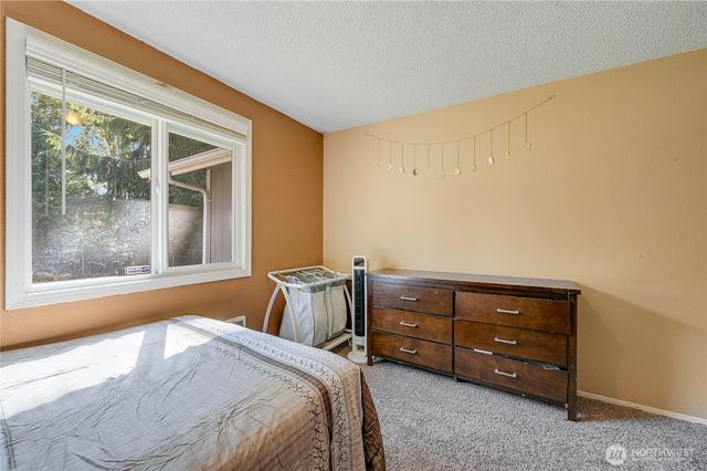 6910 E Cascade Drive, Port Orchard, WA 98366