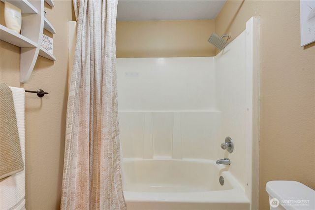 6910 E Cascade Drive, Port Orchard, WA 98366