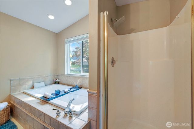 6910 E Cascade Drive, Port Orchard, WA 98366