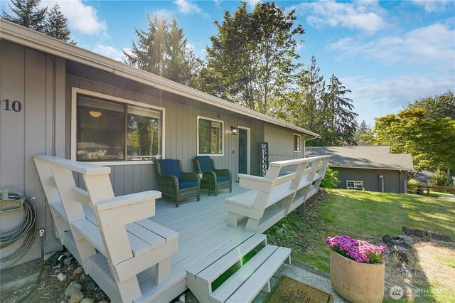 6910 E Cascade Drive, Port Orchard, WA 98366