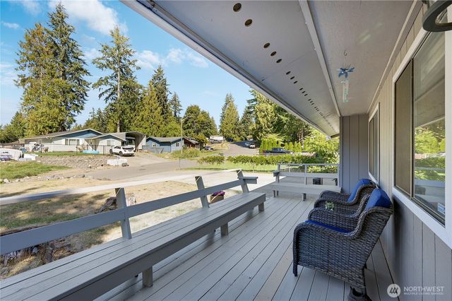 6910 E Cascade Drive, Port Orchard, WA 98366
