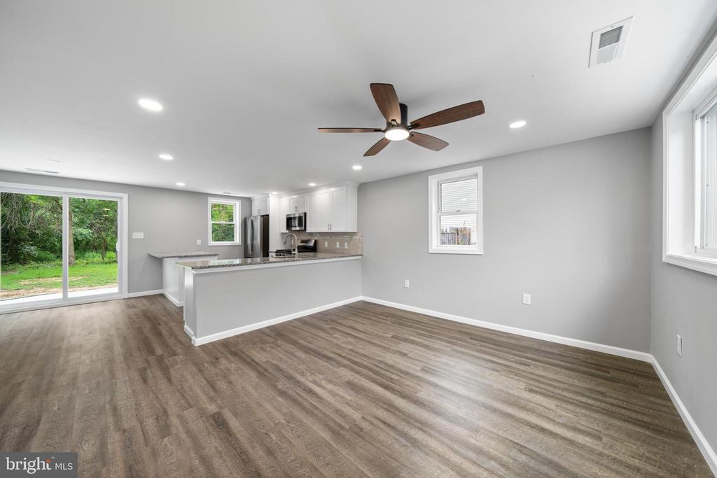 38 BUTTONWOOD AVE, New Castle, DE 19720