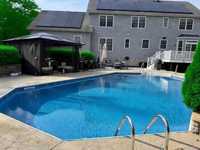 104 Winding Brook Court, Cornwall, NY 12553