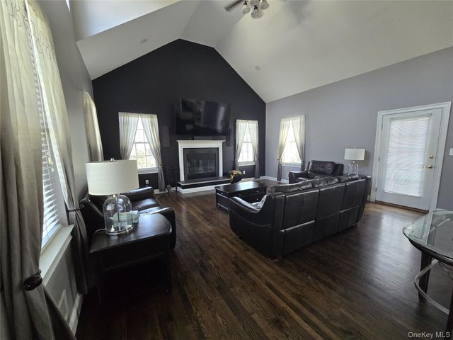 104 Winding Brook Court, Cornwall, NY 12553