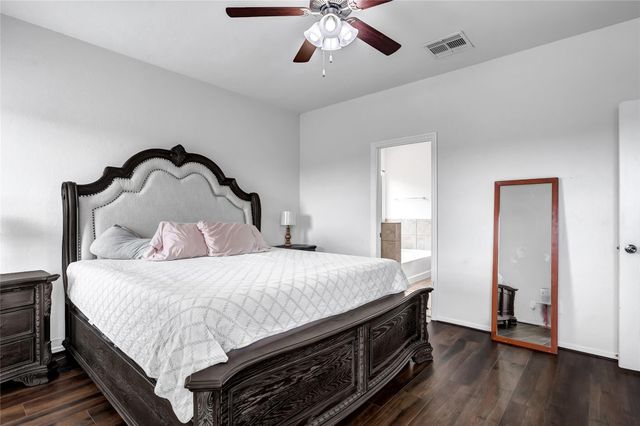 9830 Yanet Grove Lane, Houston, TX 77044