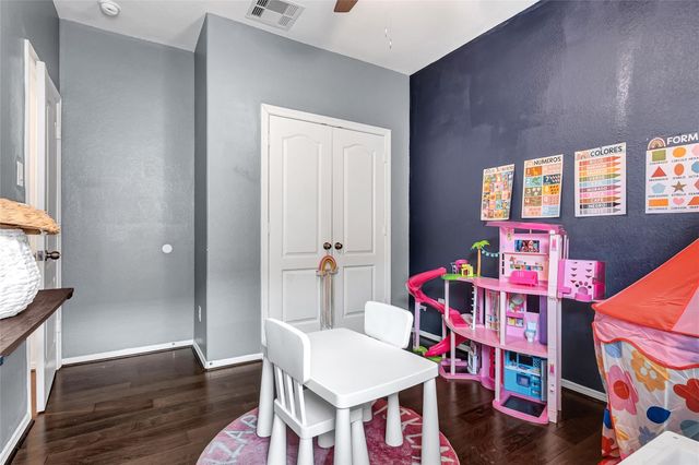 9830 Yanet Grove Lane, Houston, TX 77044