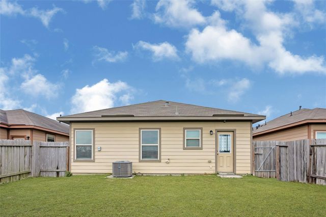 9830 Yanet Grove Lane, Houston, TX 77044