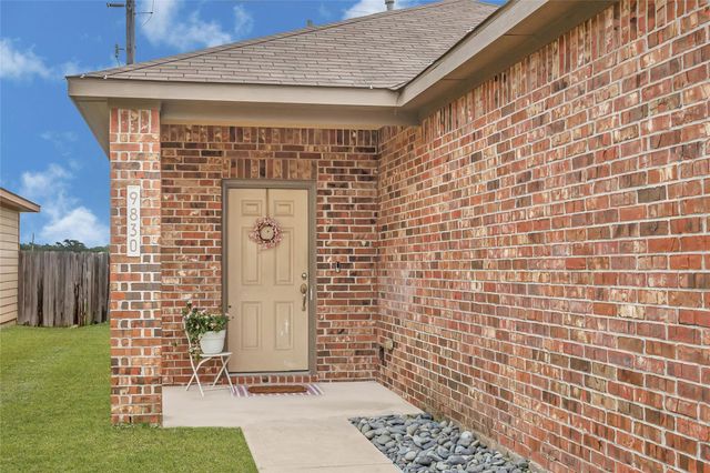 9830 Yanet Grove Lane, Houston, TX 77044