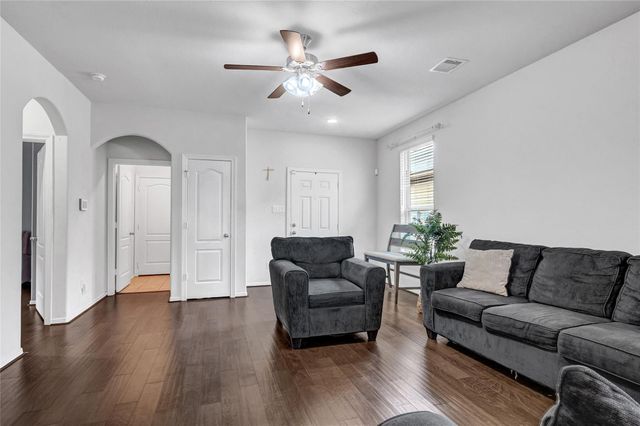 9830 Yanet Grove Lane, Houston, TX 77044