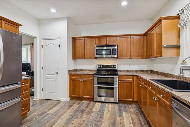 1727 Freiburg Dr, Spring Hill, TN 37174