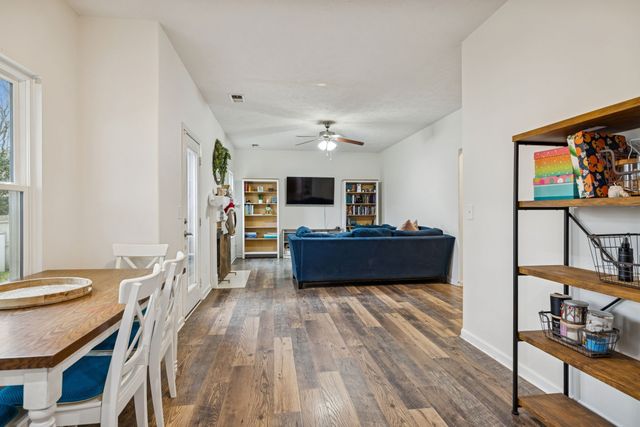 1727 Freiburg Dr, Spring Hill, TN 37174