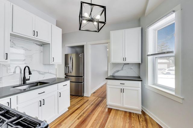 1638 Oakwood Avenue, Des Plaines, IL 60016