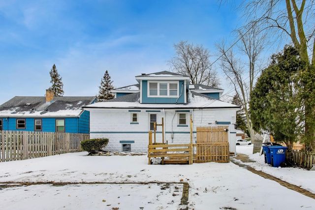 1638 Oakwood Avenue, Des Plaines, IL 60016