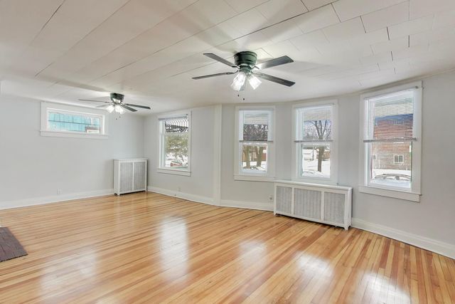 1638 Oakwood Avenue, Des Plaines, IL 60016